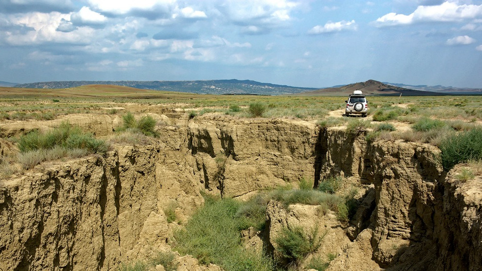 Driving in Vashlovani