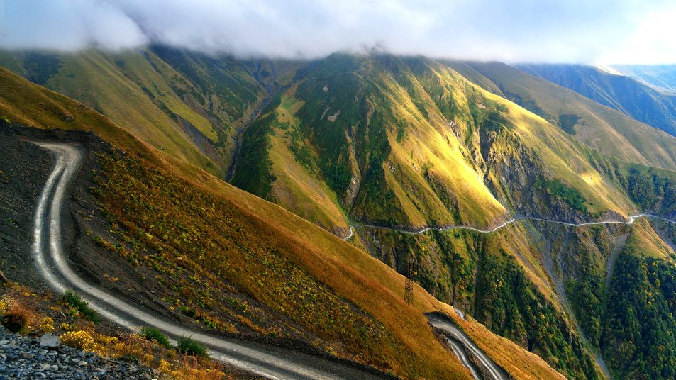 Road to Abano Pass