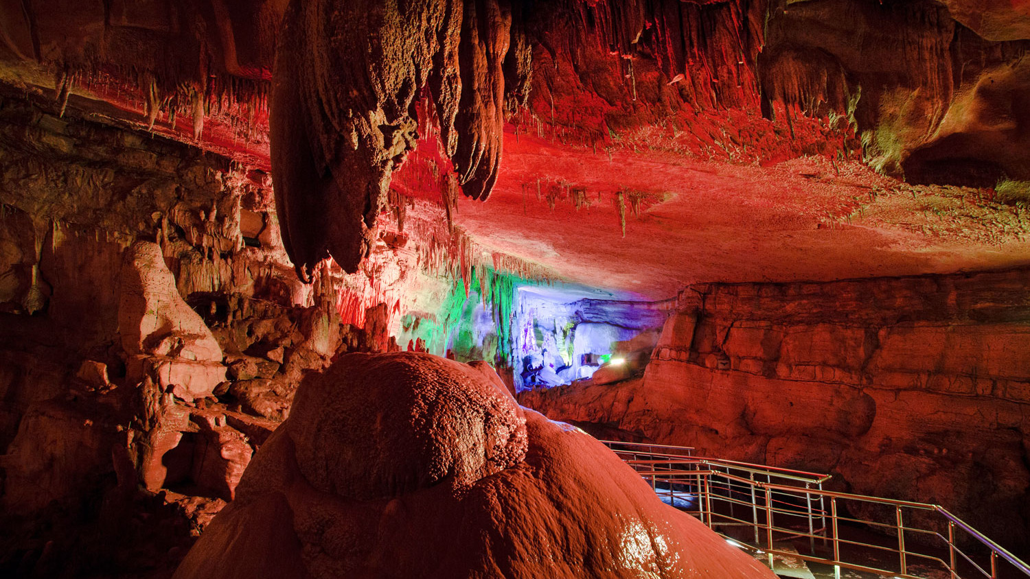 tidligere satellit Samuel Sataplia Natural Reserve and Karst Caves in Georgia, Imereti region near  the town Kutaisi.