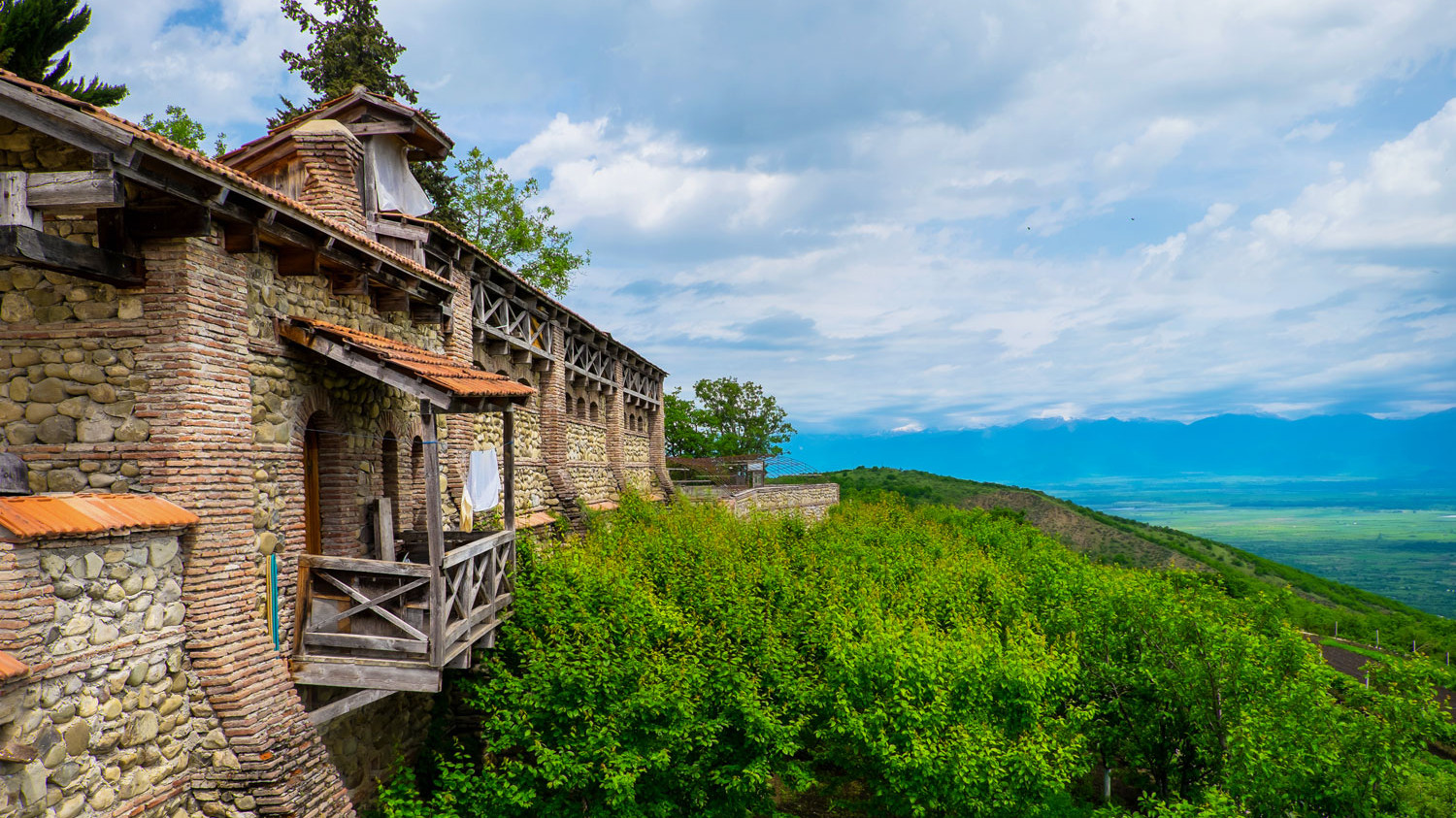 Ansicht von Alazani, Nonnenkloster Bodbe, Georgia