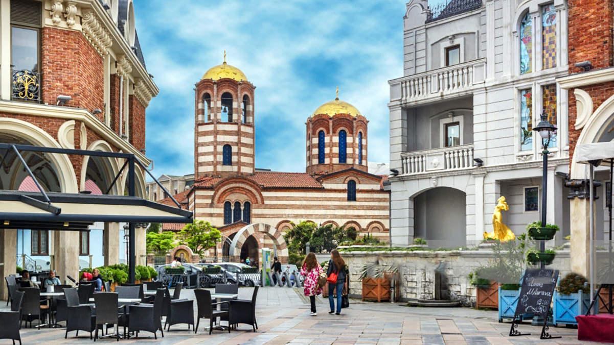 St.-Nikolaus-Kirche, Batumi-Platz