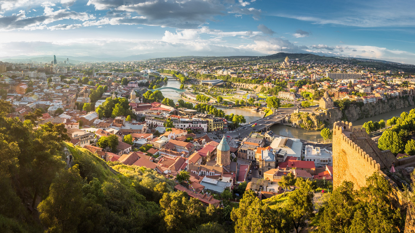 Blick auf die Altstadt von Tiflis, Georgien