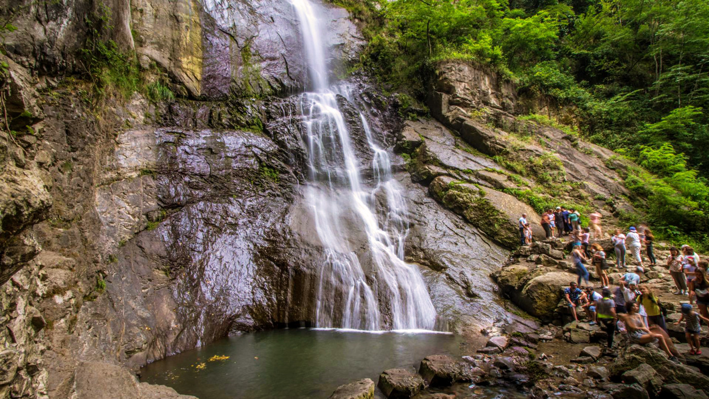 Makhuntseti Wasserfall, Dorf Keda, Georgia