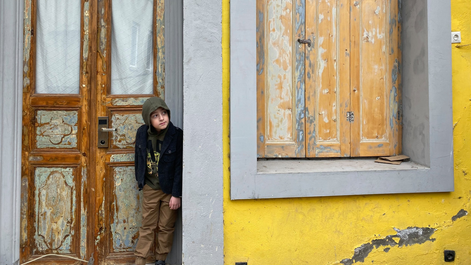 Старая дверь в историческом районе Тбилиси