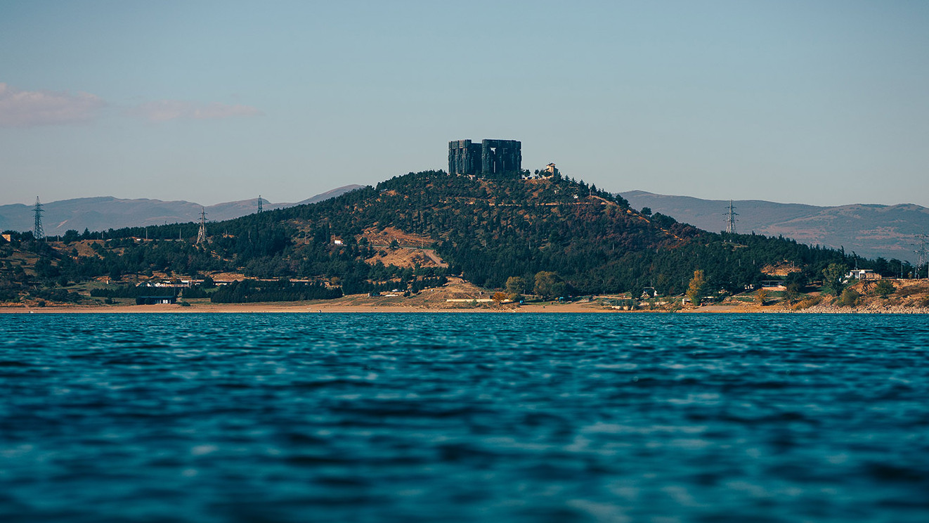 Tiflis Meer & Denkmal Chronik von Georgien