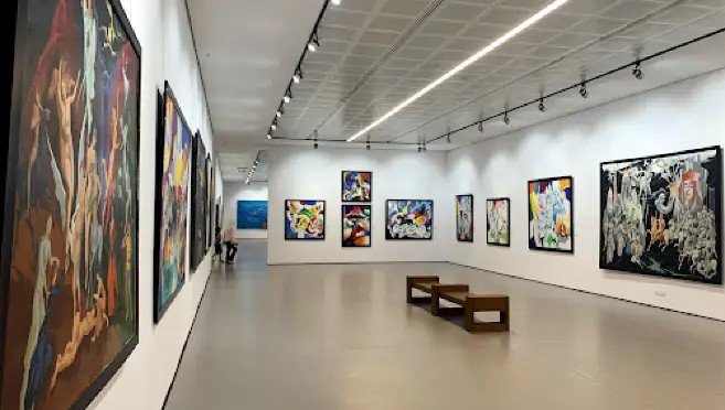 Dem Sommer entkommen: Museen und Kultur in Tiflis im Juli entdecken