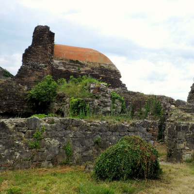 {"en":"Geguti Royal Palace","de":"Geguti Königspalast","ru":"Дворец Гегути, Кутаиси"}