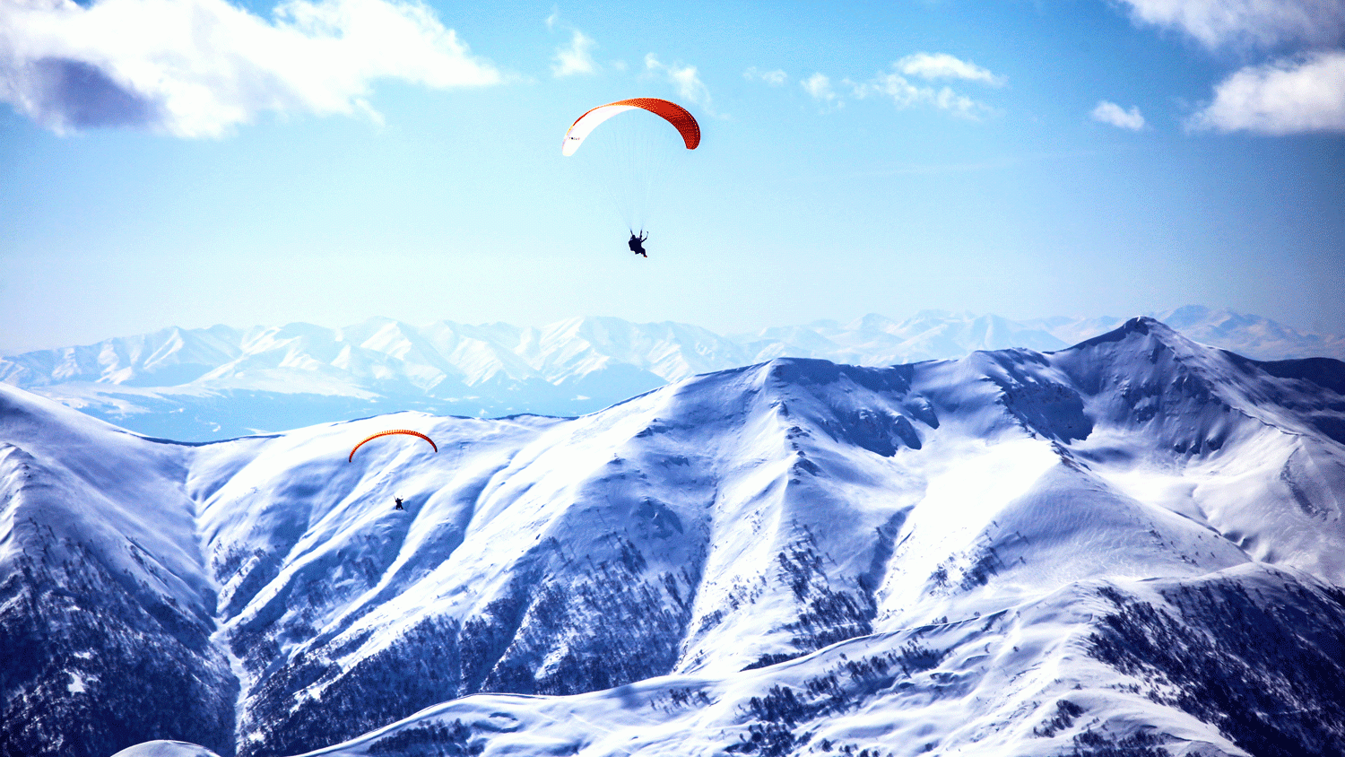 Gudauri-Gleitschirmfliegen