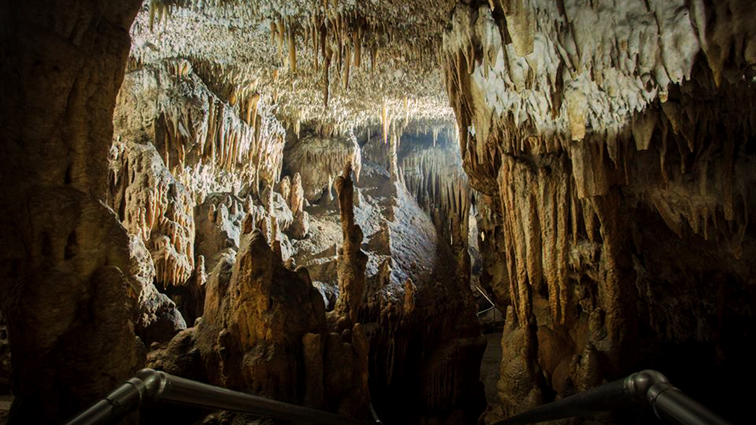 Navenakhevi-Höhle